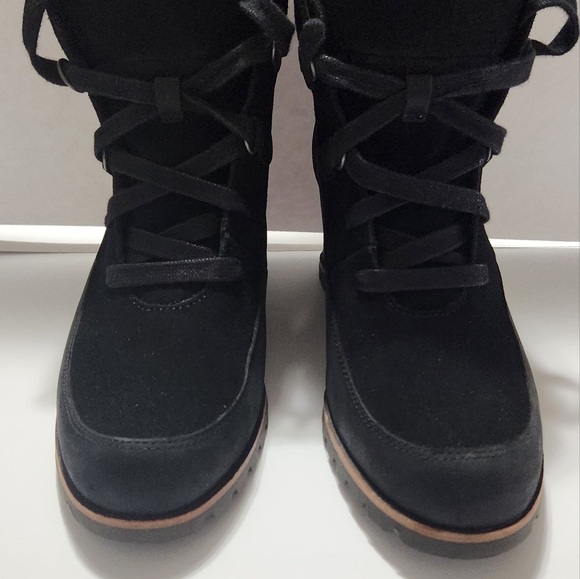 UGG Australia Women's Kriston Black Waterpoof Leather Wedge Boots - Picture 4 of 5